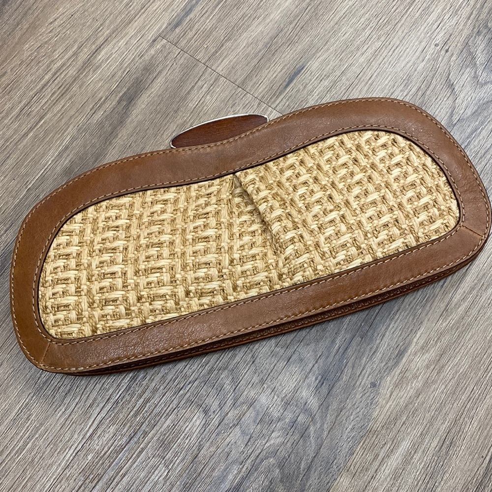 Fossil clutch